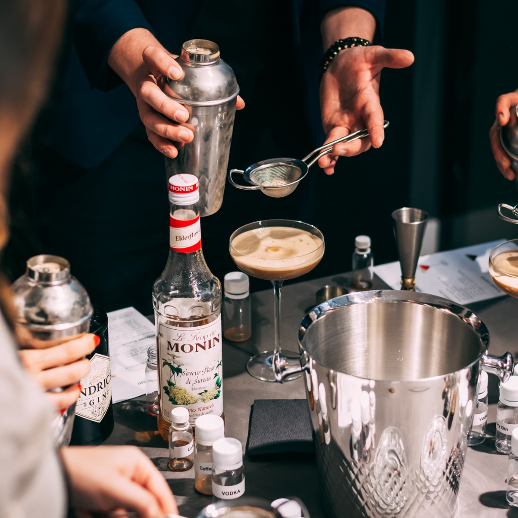 #RețeteleMobexpert: Cum poți să prepari acasă un cocktail Espresso Martini