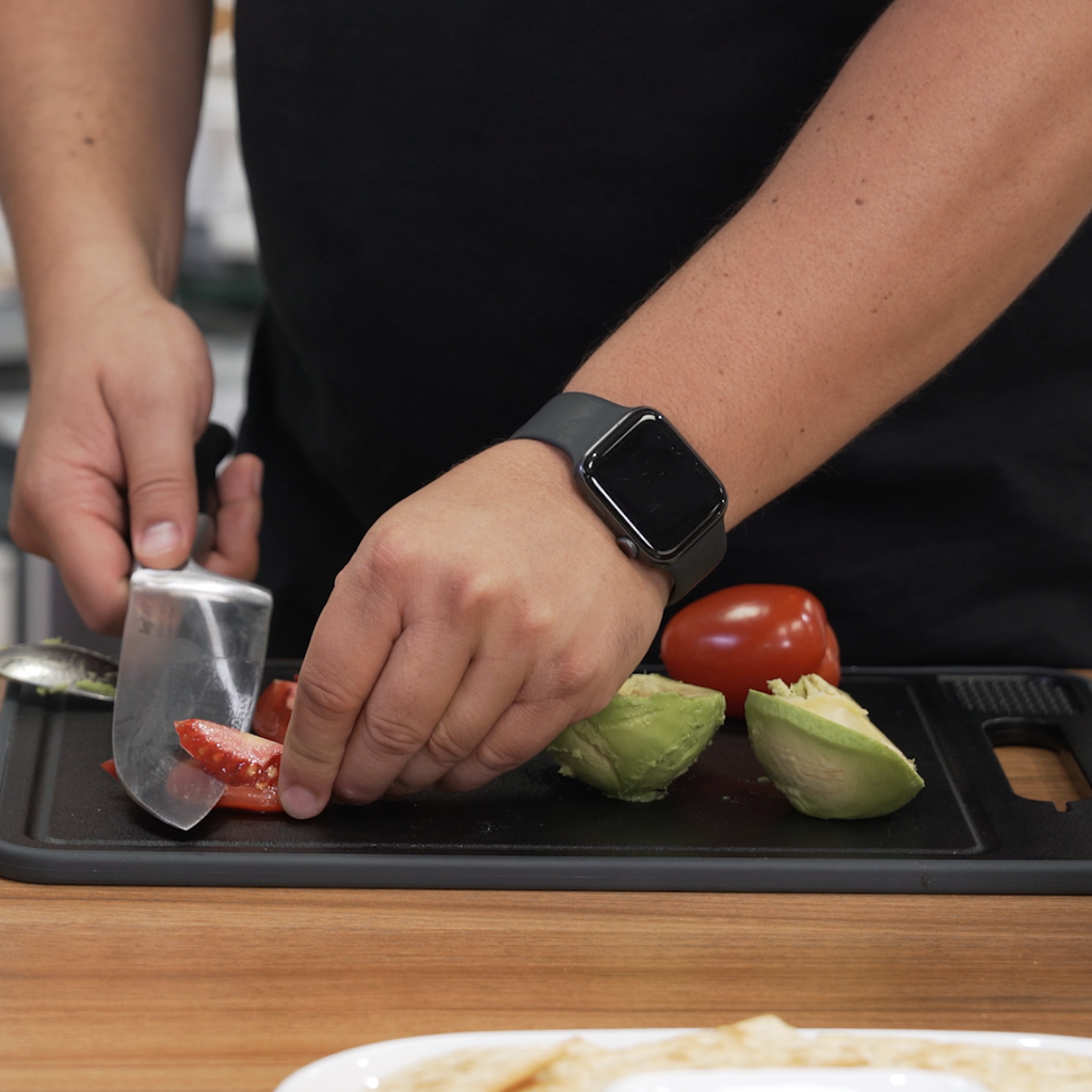 #RețeteleMobexpert: Cum poți prepara un Guacamole delicios în 3 pași simpli
