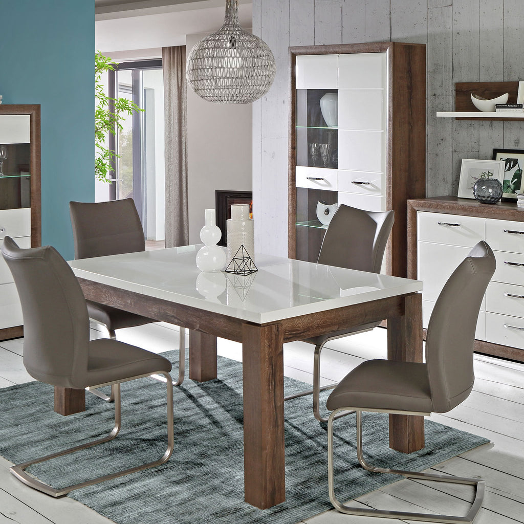 Mobilier dining. Mese și scaune care se potrivesc de minune