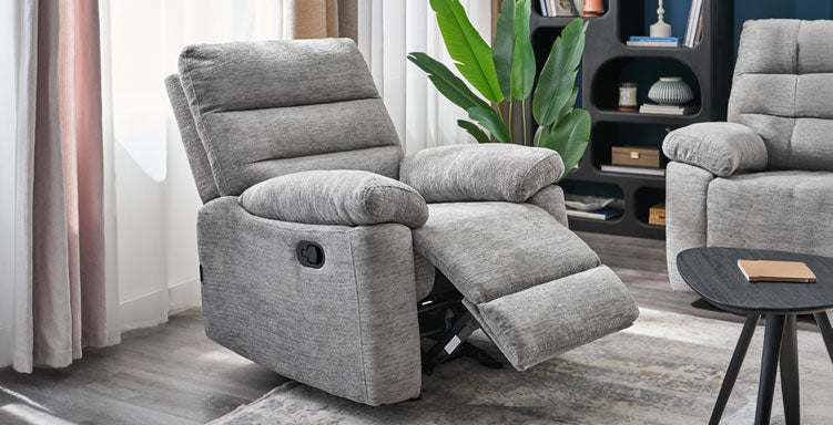 Cumpără o canapea și un fotoliu Sanders și primești GRATUIT încă un fotoliu din aceeași gamă de la Mobexpert