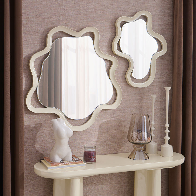 SHAPE Figurină