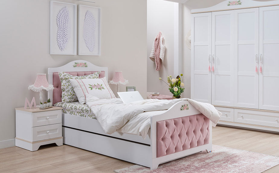 15% REDUCERE la o selecție de piese de mobilier pentru camera copiilor de la Mobexpert