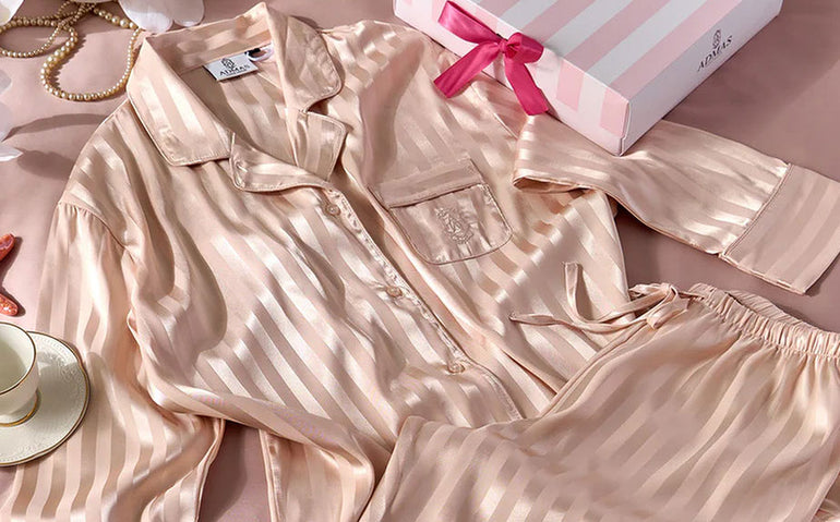 20% REDUCERE la o selecție de pijamale și haine pentru casă de la Mobexpert 