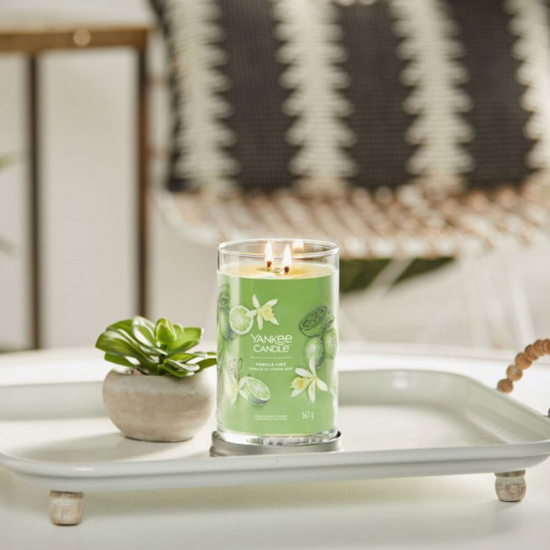 SIGNATURE Lumânare parfumată