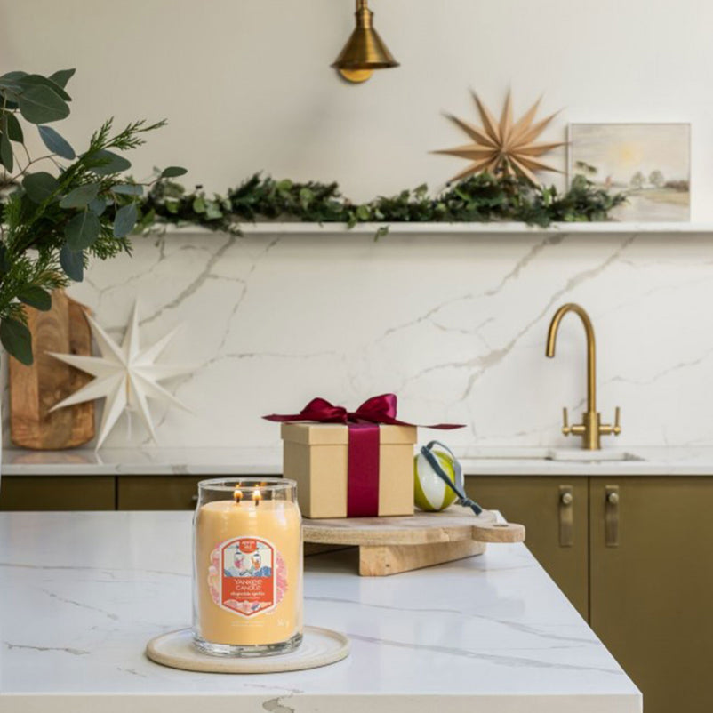 SIGNATURE Lumânare parfumată