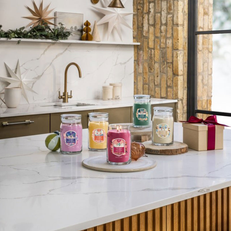 SIGNATURE Lumânare parfumată