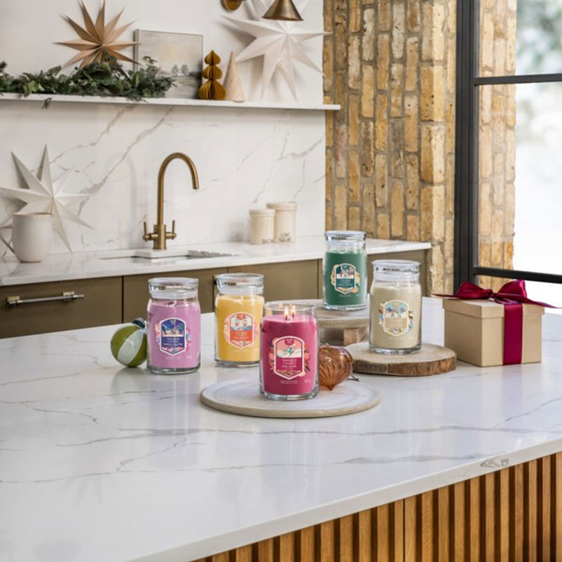 SIGNATURE Lumânare parfumată