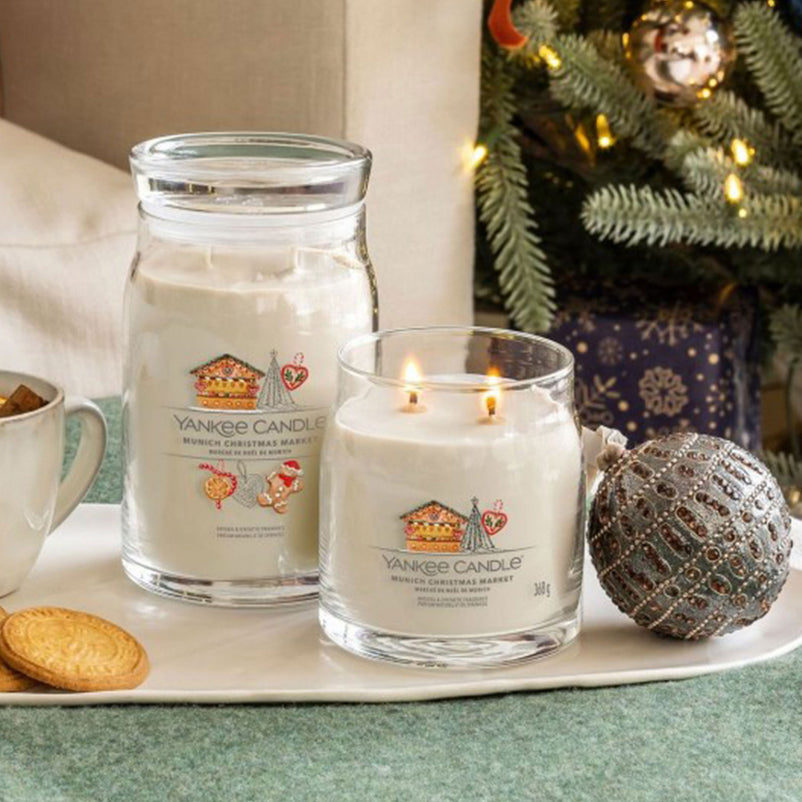 SIGNATURE Lumânare parfumată