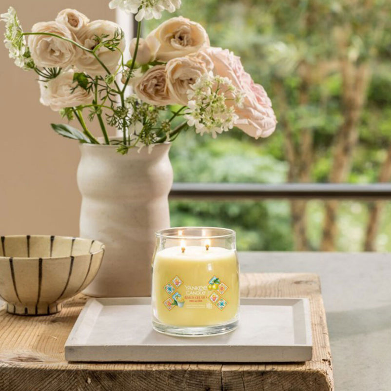 SIGNATURE Lumânare parfumată