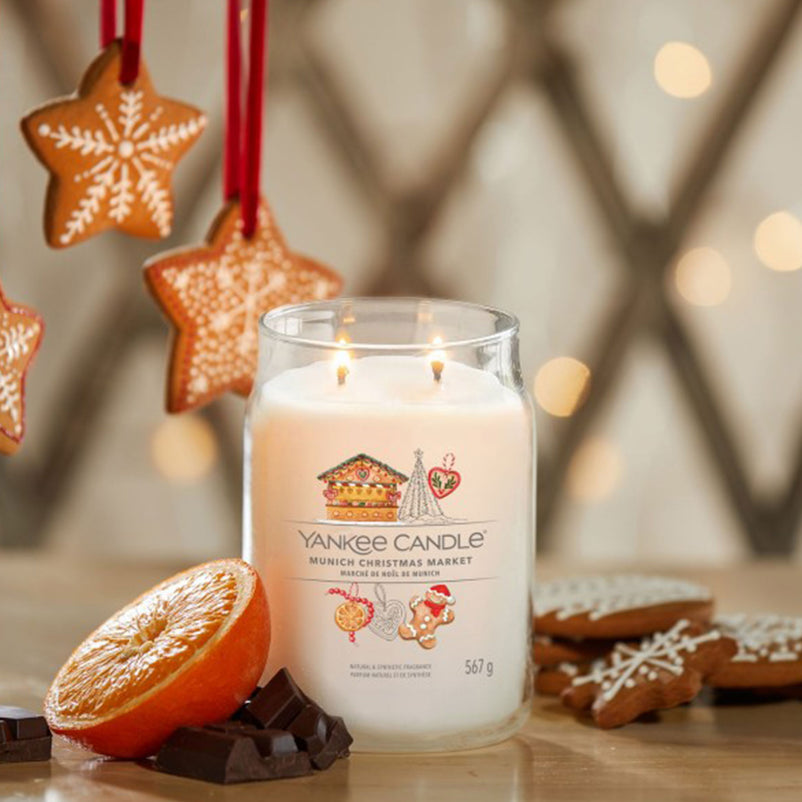 SIGNATURE Lumânare parfumată