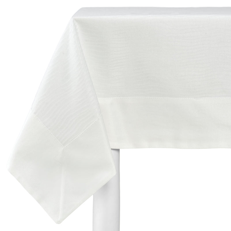 AUDRIE Față de masă