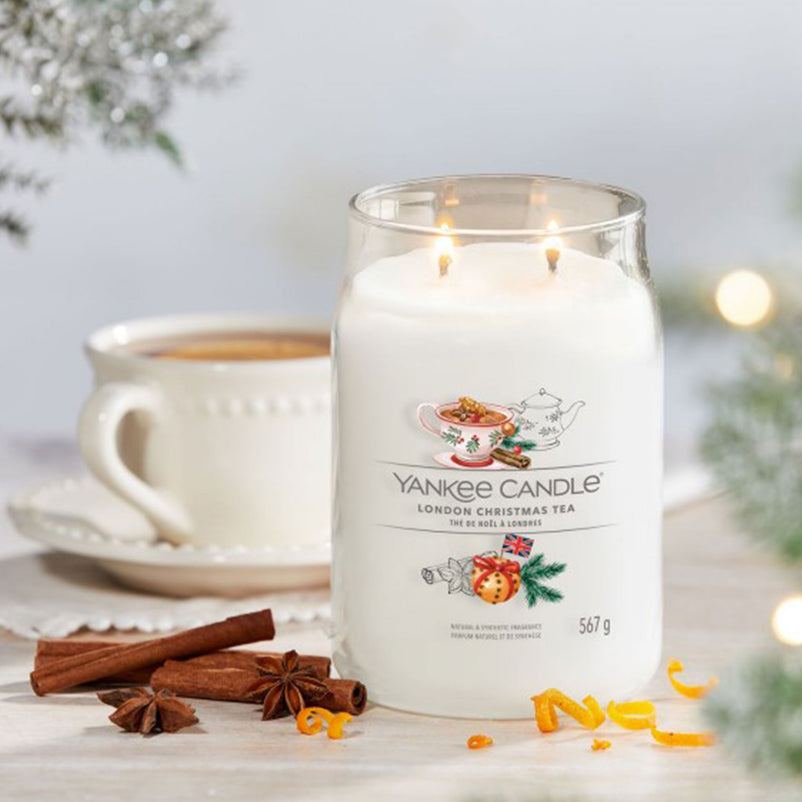 SIGNATURE Lumânare parfumată