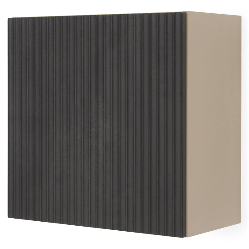 INFINITY Corp suspendat, 1 ușă