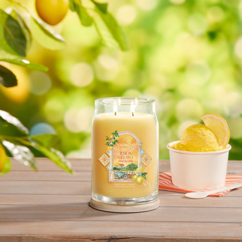 SIGNATURE Lumânare parfumată