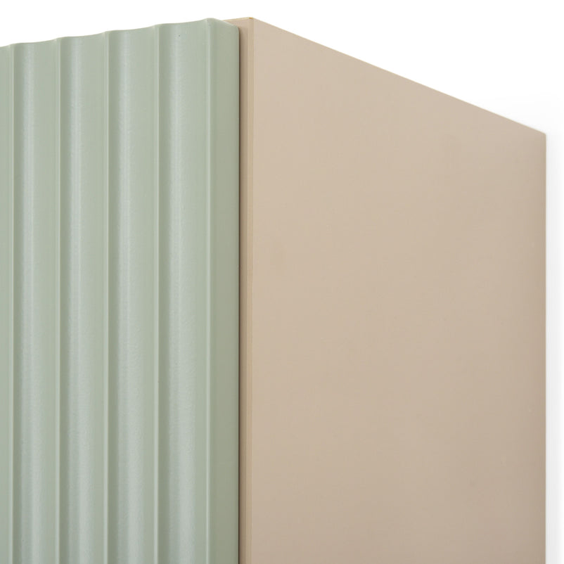 INFINITY Corp suspendat, 1 ușă