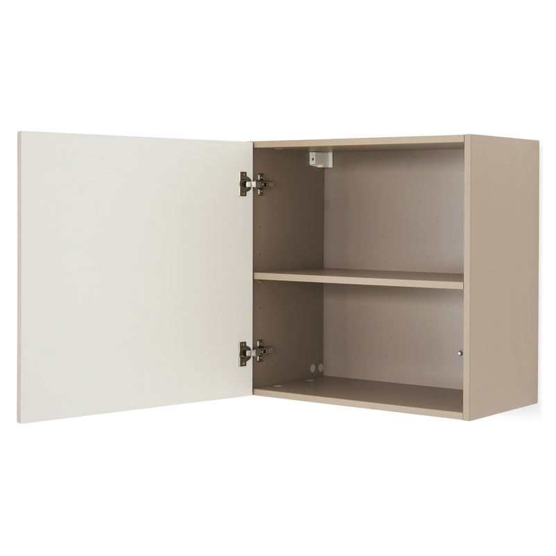 INFINITY Corp suspendat, 1 ușă