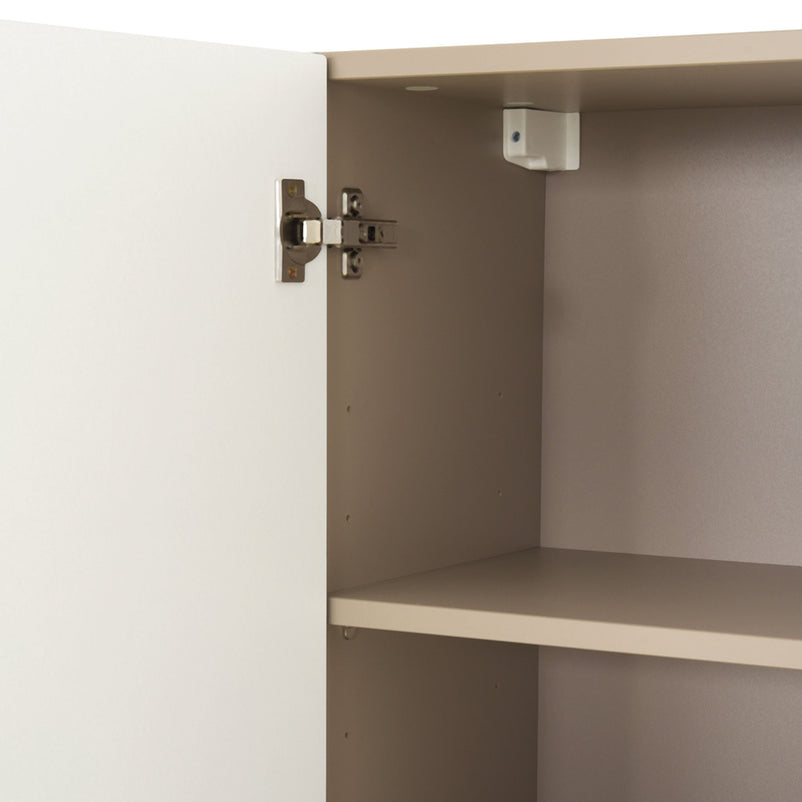 INFINITY Corp suspendat, 1 ușă