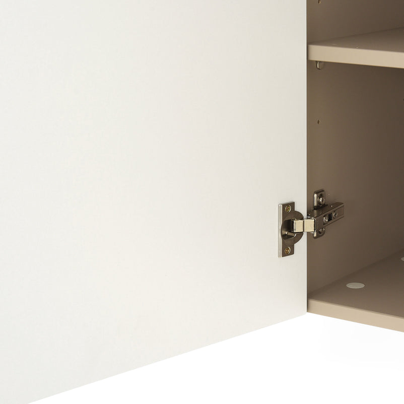 INFINITY Corp suspendat, 1 ușă