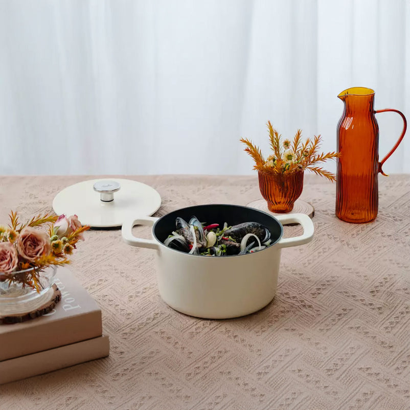 MOMENTS Oală cu mânere și capac, fontă, D.24cm