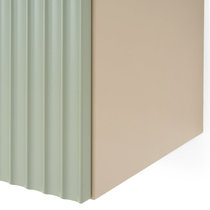 INFINITY Corp suspendat, 1 ușă