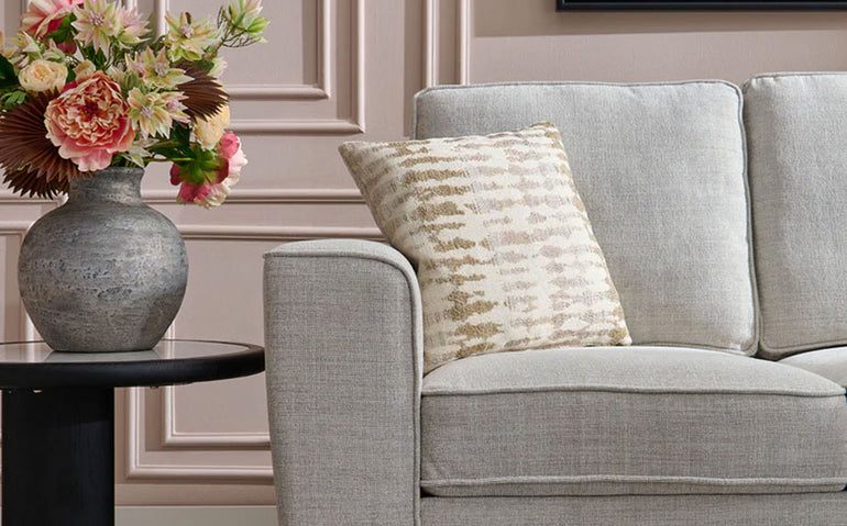 20% REDUCERE la o selecție de perne decorative, pleduri și pături de la Mobexpert 