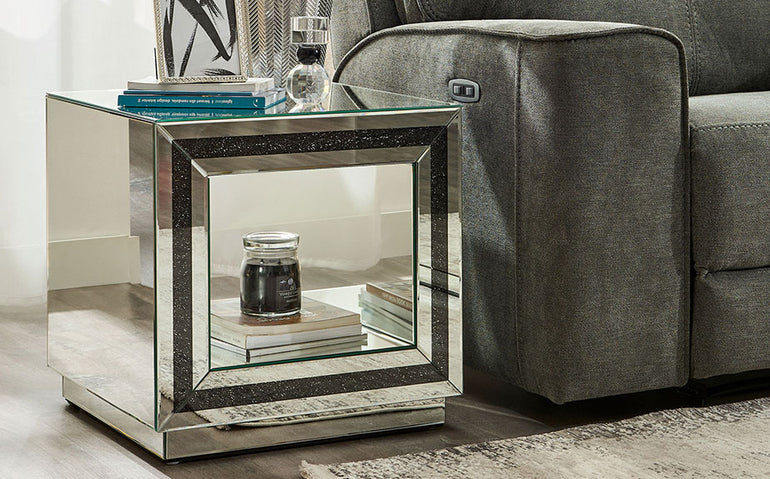 20% REDUCERE la achiziții de minim 1.000 lei dintr-o selecție de mobilier de accent de la Mobexpert 