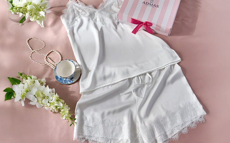 20% REDUCERE la o selecție de pijamale și haine pentru casă de la Mobexpert 