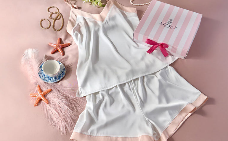 20% REDUCERE la o selecție de pijamale și haine pentru casă de la Mobexpert 