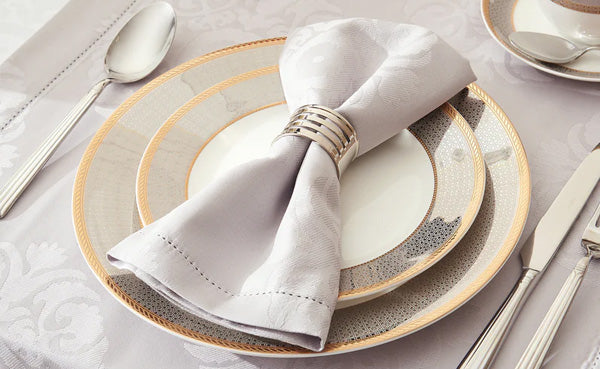 Până la 50% la DECORAȚIUNI MASĂ de la Mobexpert