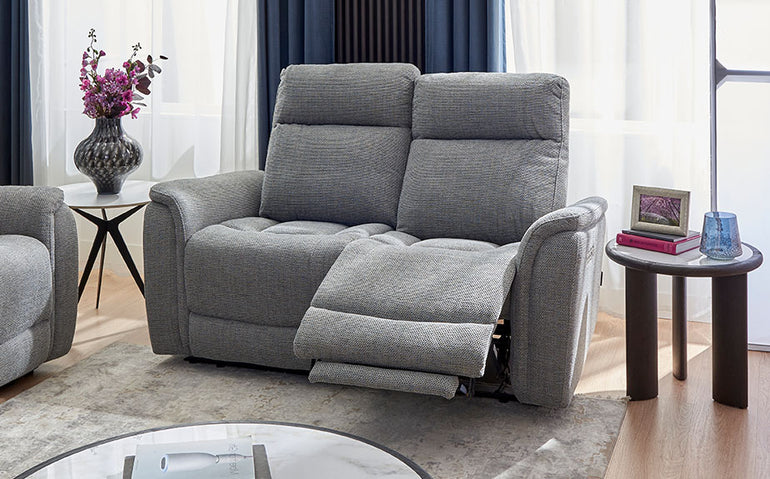 PÂNĂ LA 30% REDUCERE la o selecție de canapele și fotolii cu recliner de la Mobexpert 