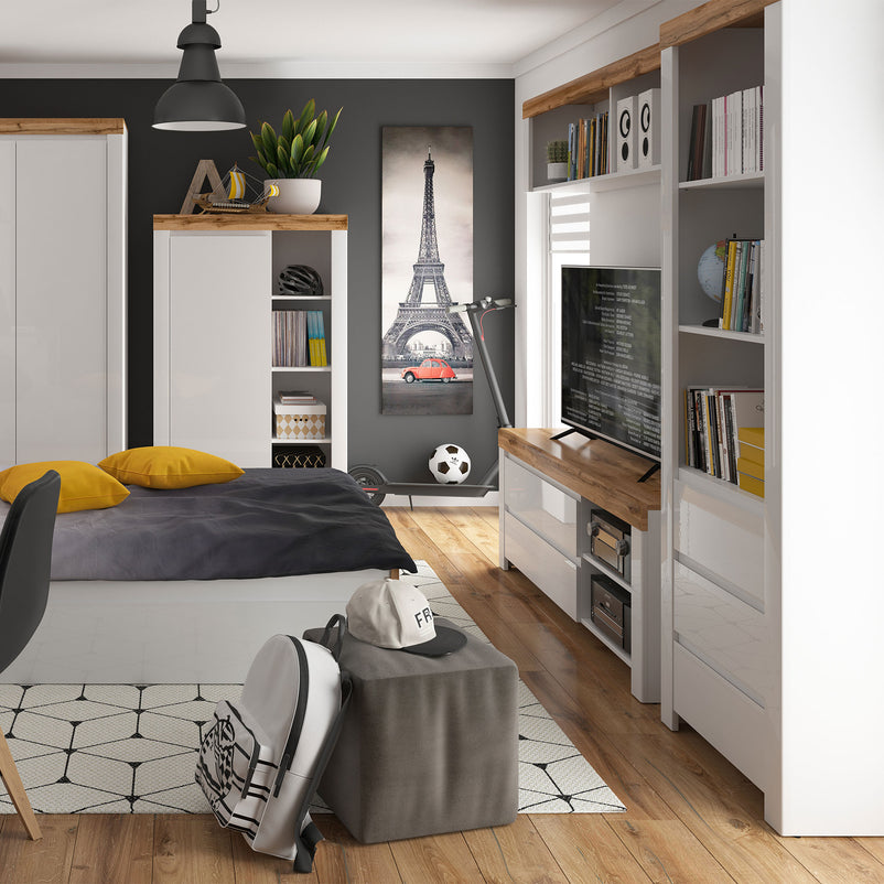 HILLARY Corp suspendat